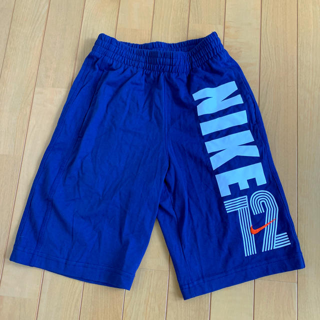 NIKE(ナイキ)の新品タグ付き NIKE ハーフパンツ 140サイズ キッズ/ベビー/マタニティのキッズ服男の子用(90cm~)(パンツ/スパッツ)の商品写真