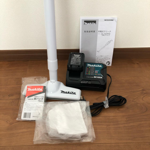 Makita(マキタ)のマキタ コードレス掃除機CL107 スマホ/家電/カメラの生活家電(掃除機)の商品写真