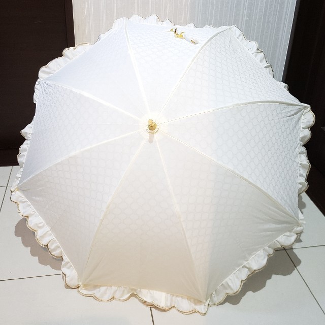 CELINE セリーヌ フリル 日傘 晴雨併用 マカダム柄 - 傘 CELINE セリーヌ フリル 日傘 晴雨併用 マカダム柄 - 傘
