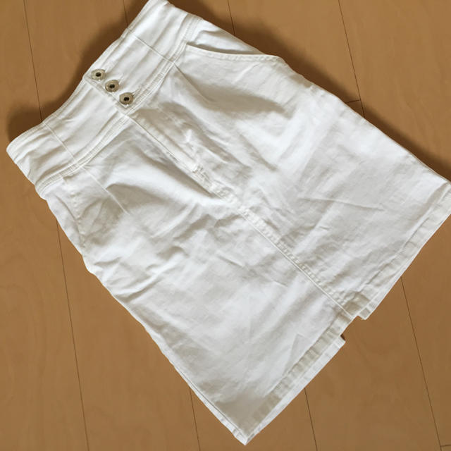 しまむら(シマムラ)の白　タイトスカート レディースのスカート(ミニスカート)の商品写真