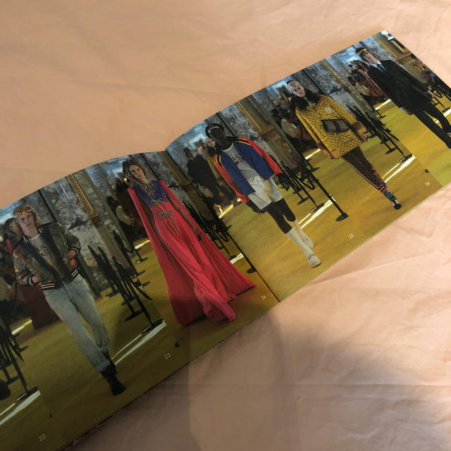 Gucci(グッチ)のGucci コレクション　ブック エンタメ/ホビーの雑誌(ファッション)の商品写真