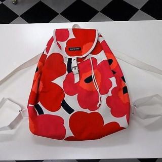 マリメッコ(marimekko)の★マリメッコ＊フィンランド製！人気のレッド系ウニッコ大き目リュック(リュック/バックパック)