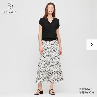 ユニクロ(UNIQLO)のユニクロ3DコットンコクーンVネックセーター(カットソー(半袖/袖なし))