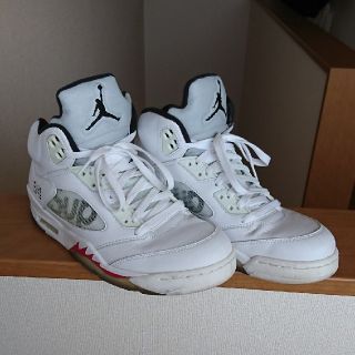 シュプリーム(Supreme)の【美中古品】Supreme × Air Jordan 5 Retro(スニーカー)