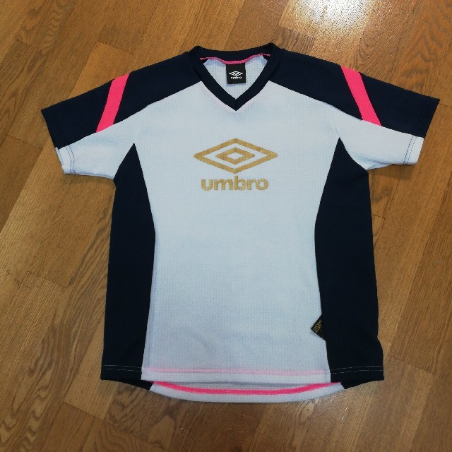 UMBRO(アンブロ)のumbro Tシャツ 新品 レディースのトップス(Tシャツ(半袖/袖なし))の商品写真