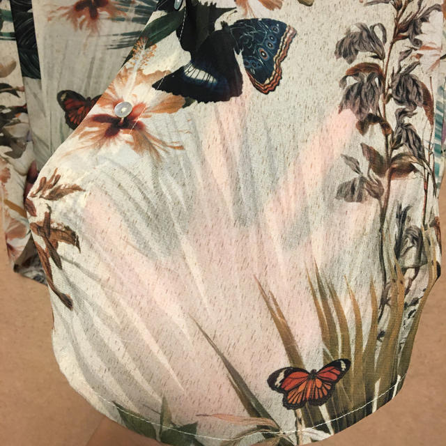 H&M(エイチアンドエム)のH＆M ノースリ シアーシャツ レディースのトップス(シャツ/ブラウス(半袖/袖なし))の商品写真