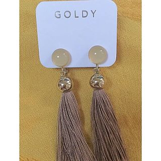 ローリーズファーム(LOWRYS FARM)のGOLDY 揺れるイヤリング　ブラウン(イヤリング)