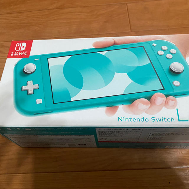 任天堂　Switch light グリーン　一年保証付