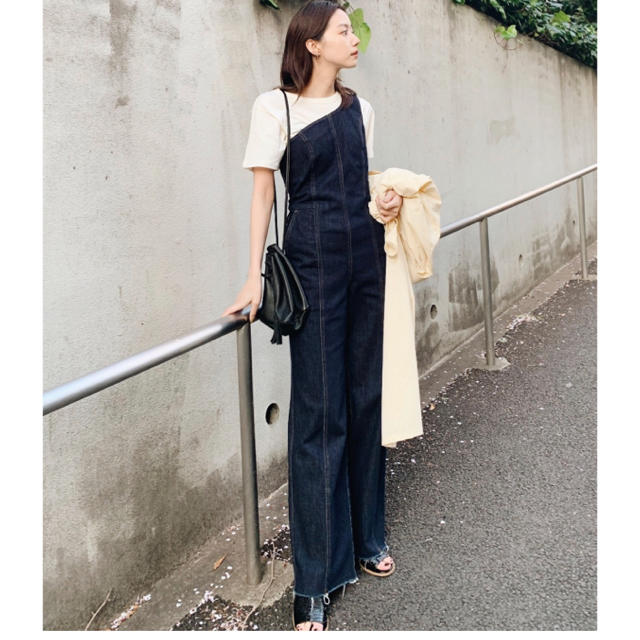 moussy(マウジー)の今季新作♡MOUSSY ONE SHOULDER DENIM JUMP SUIT レディースのパンツ(オールインワン)の商品写真