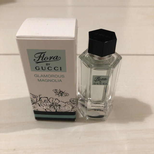 Gucci(グッチ)の☆tくん様専用☆オードトワレ　マグノリア　5ml コスメ/美容の香水(ユニセックス)の商品写真