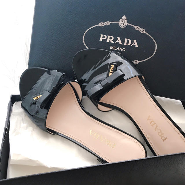 PRADA - 【PRADA】プラダ ロゴ リボンサンダル ブラック エナメル 靴