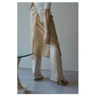 ビューティアンドユースユナイテッドアローズ(BEAUTY&YOUTH UNITED ARROWS)の”little $uzie" Crape Satin Flare Pants(その他)