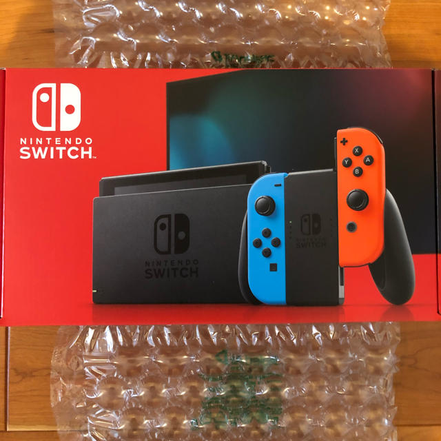 Nintendo Switch(ニンテンドースイッチ)の新品　ニンテンドースイッチ　本体　ネオンカラー エンタメ/ホビーのゲームソフト/ゲーム機本体(家庭用ゲーム機本体)の商品写真