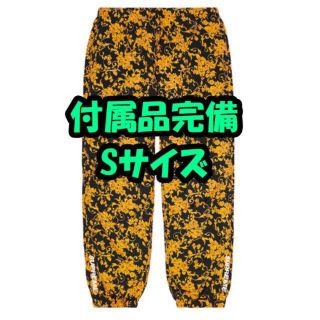 シュプリーム(Supreme)のS Supreme warm up pant Black Floral(ワークパンツ/カーゴパンツ)