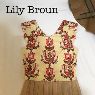 リリーブラウン(Lily Brown)の美品＊リリーブラウン＊トップス＊レトロ柄が可愛い！(カットソー(半袖/袖なし))