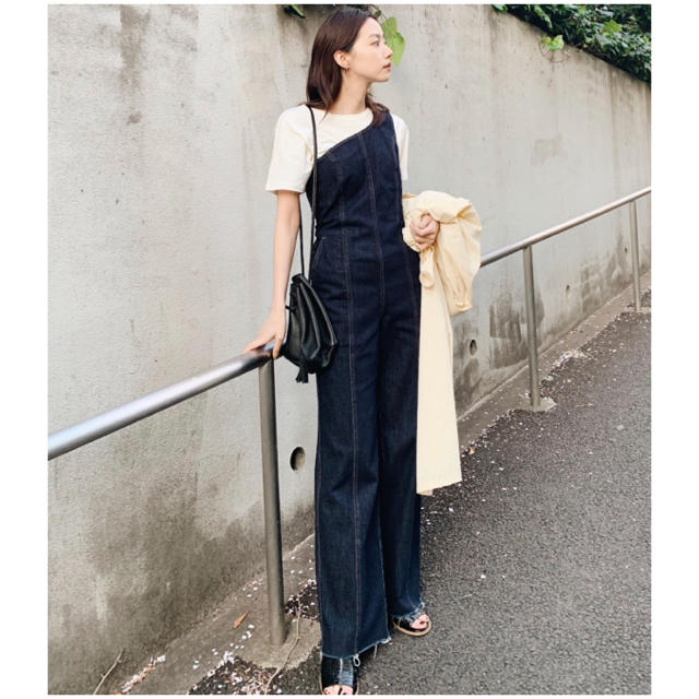 moussy(マウジー)の今季新作♡MOUSSY ONE SHOULDER DENIM JUMP SUIT レディースのパンツ(オールインワン)の商品写真