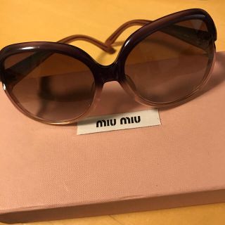 ミュウミュウ(miumiu)のmiumiu ミュウミュウ　サングラス　レディース　SMU10M(サングラス/メガネ)