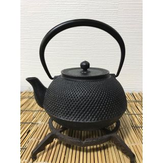 【新入荷！ＵＳＥＤ、美品、良品】南部鉄瓶 南部池永造 梨地霰紋様(金属工芸)