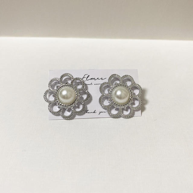 セール♡flower pierce / earring❁ ハンドメイドのアクセサリー(ピアス)の商品写真