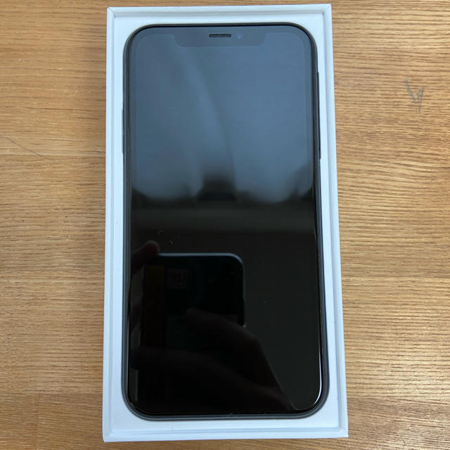 iPhone XR 128GB SIMフリースマートフォン本体