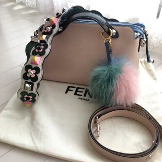 FENDI(フェンディ)のFENDI バイザウェイ レディースのバッグ(ショルダーバッグ)の商品写真