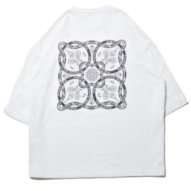 COOTIE(クーティー)の新品 COOTIE バンダナ オーバーサイズ Tシャツ M ホワイト メンズのトップス(Tシャツ/カットソー(半袖/袖なし))の商品写真