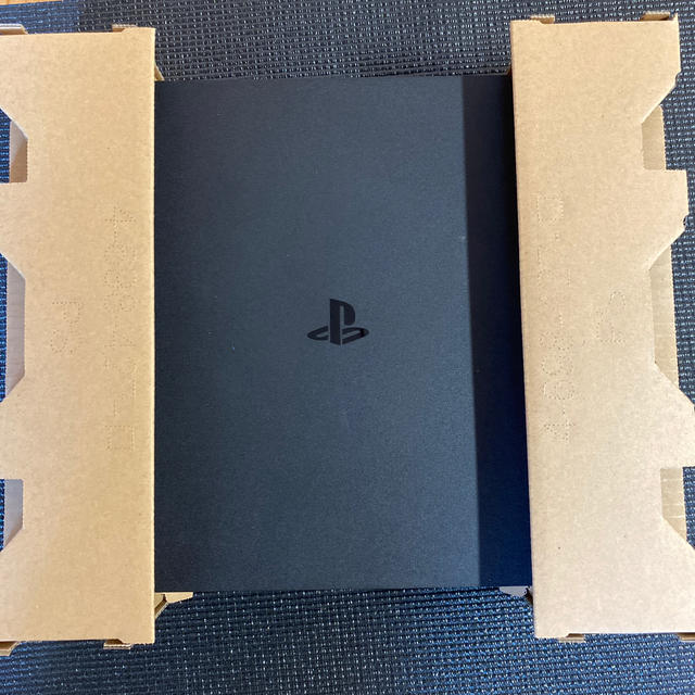 在庫あ通販 PlayStation4 コントローラー2つの通販 by だつ's shop|プレイステーション4ならラクマ - PS4 500GB 定番安い