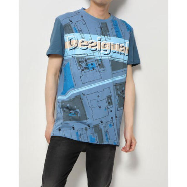 新品✨タグ付き♪定価7900円　デシグアル　ロゴがポイントのTシャツ　綿素材