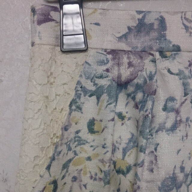 LAISSE PASSE(レッセパッセ)のフラワースカート レディースのスカート(ミニスカート)の商品写真