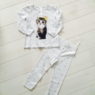 エイチアンドエム(H&M)の新品♡猫ちゃんセットアップ(Tシャツ/カットソー)