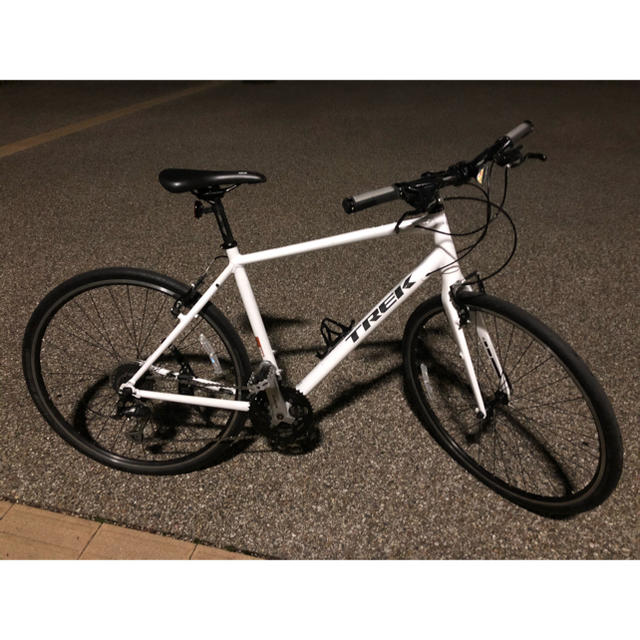 TREK FX3 トレック　クロスバイク　ホワイト スポーツ/アウトドアの自転車(自転車本体)の商品写真