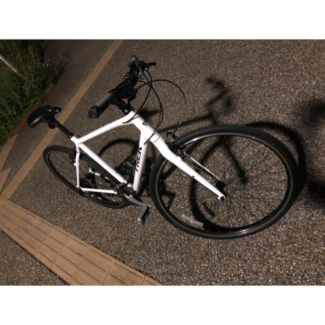 TREK FX3 トレック　クロスバイク　ホワイト スポーツ/アウトドアの自転車(自転車本体)の商品写真