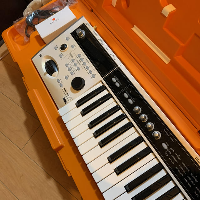 KORG(コルグ)のKORG コルグ　シンセサイザー　ホワイト　コントローラー microX  楽器の鍵盤楽器(キーボード/シンセサイザー)の商品写真