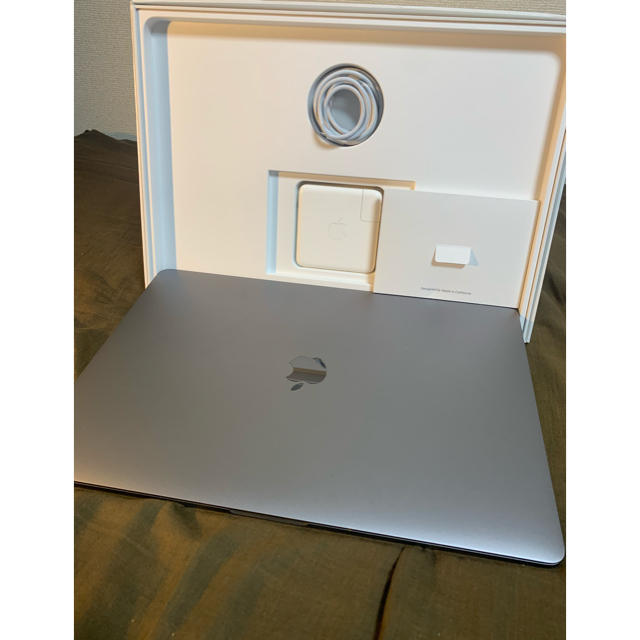 Apple - Mac book pro 15inch 2018  A1990