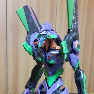 Bandai Rg リアルグレード エヴァンゲリオン初号機 完成品の通販 ラクマ