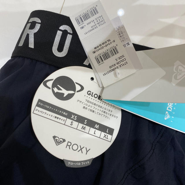 Roxy(ロキシー)の新品　ロキシー　ウエストロゴ　ショートパンツ レディースの水着/浴衣(水着)の商品写真