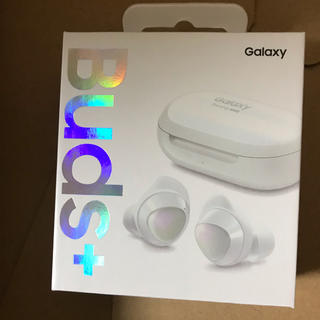 サムスン(SAMSUNG)のGalaxy buds+ ワイヤレスイヤホン ホワイト 新品(ヘッドフォン/イヤフォン)