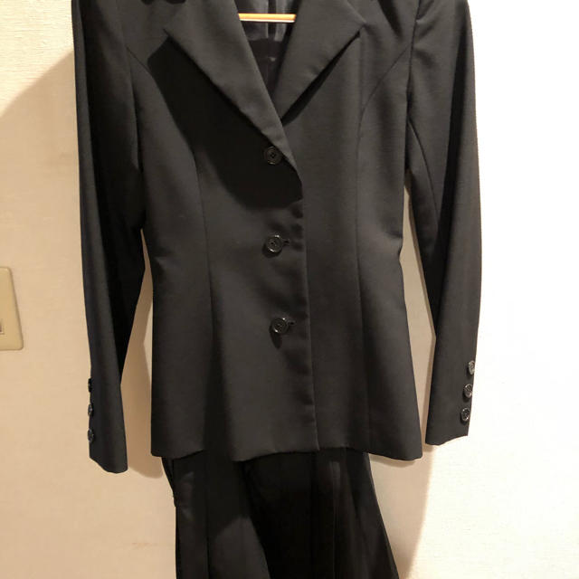 VIVAYOUのブラックプリーツスカートスーツ