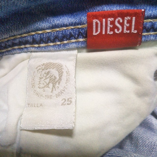 DIESEL(ディーゼル)のDIESEL ダメージデニムパンツ レディースのパンツ(デニム/ジーンズ)の商品写真