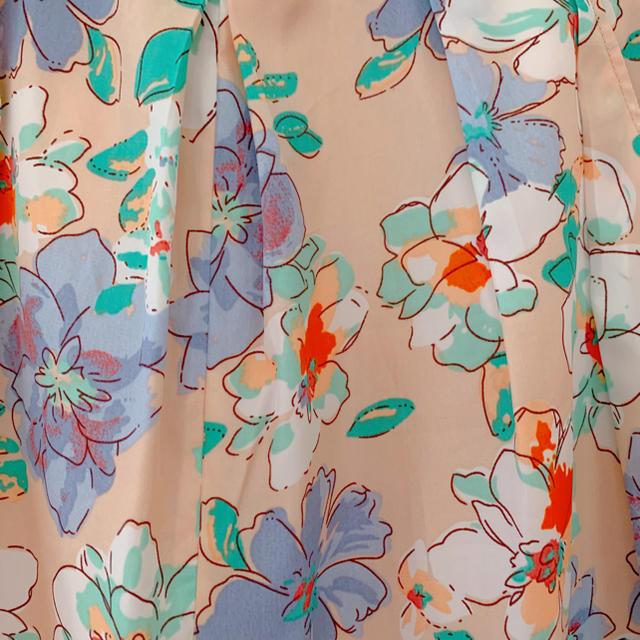 Smork(スモーク)の花柄　夏　パンツ レディースのパンツ(カジュアルパンツ)の商品写真