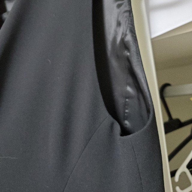 【まぁちゃん様専用】ZARA ノースリーブジャケット レディースのトップス(カットソー(半袖/袖なし))の商品写真