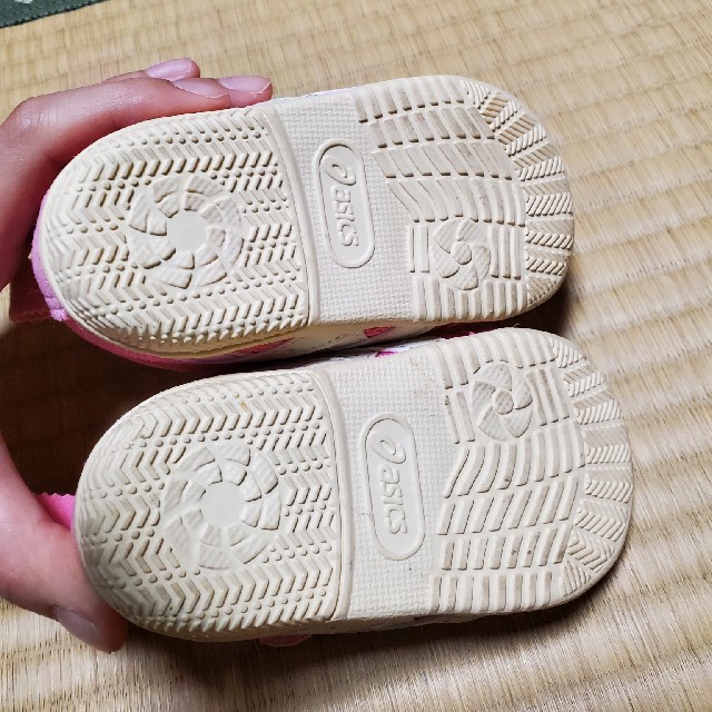 asics(アシックス)のアシックス　ピンク　スニーカー　12.5センチ キッズ/ベビー/マタニティのベビー靴/シューズ(~14cm)(スニーカー)の商品写真