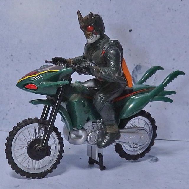 BANDAI(バンダイ)のダークホッパー(「仮面ライダーアギト」) エンタメ/ホビーのおもちゃ/ぬいぐるみ(模型/プラモデル)の商品写真