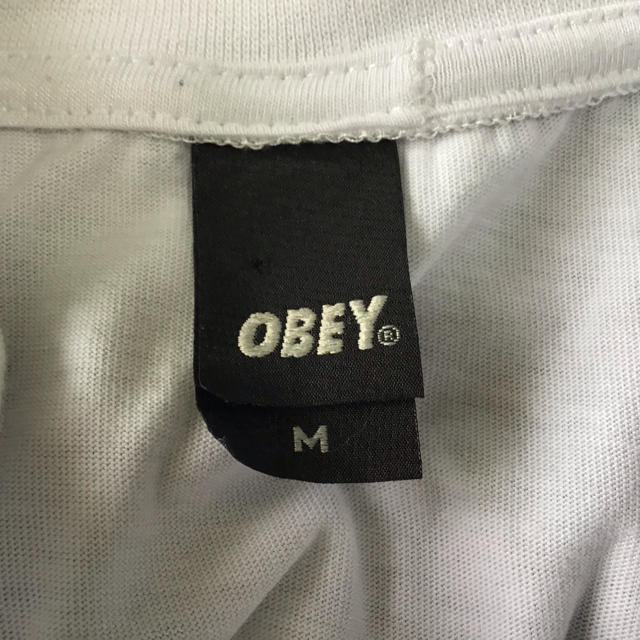 OBEY(オベイ)のOBEY オベイ　Tシャツ M ボックスロゴ　フロントプリント　古着女子 メンズのトップス(Tシャツ/カットソー(半袖/袖なし))の商品写真