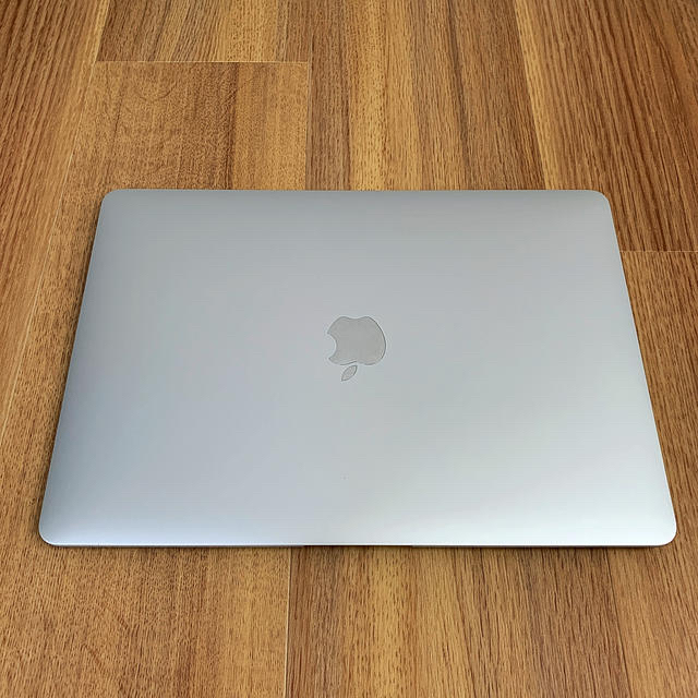 Apple(アップル)のMacBook Air 2020 シルバー スマホ/家電/カメラのPC/タブレット(ノートPC)の商品写真