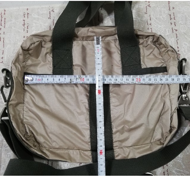 LeSportsac(レスポートサック)のレスポートサック　2wayショルダーバッグ　アイボリー✕カーキ レディースのバッグ(ショルダーバッグ)の商品写真