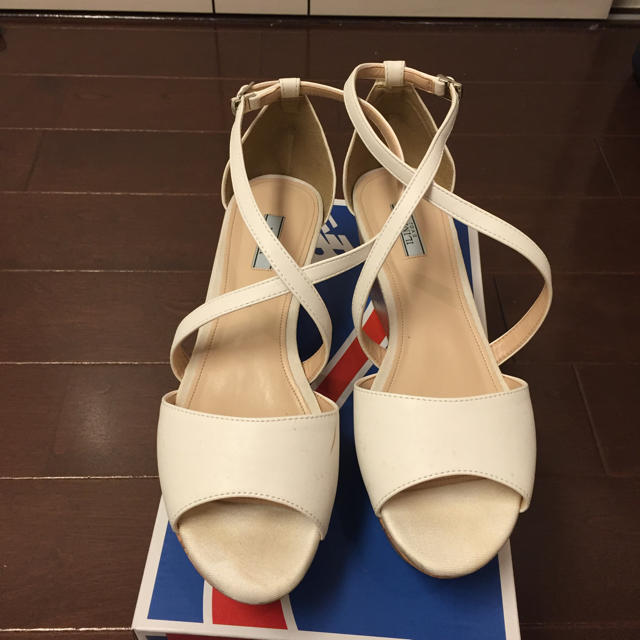 白ウエッジソールサンダル♡ レディースの靴/シューズ(サンダル)の商品写真