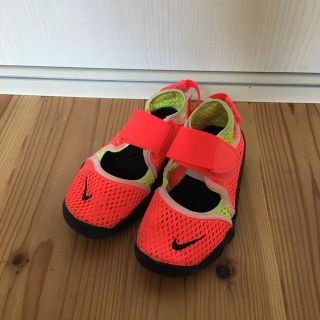 ナイキ(NIKE)の中古 17cm NIKE リフト　ピンク(スニーカー)