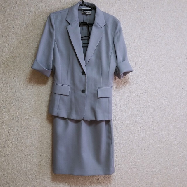 夏用スーツ[ジャケット+スカート(9号)] レディースのフォーマル/ドレス(スーツ)の商品写真