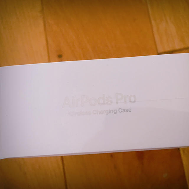 Apple(アップル)の新品未開封！6/23購入品！AirPods Pro 純正 エアーポッズ 本体  スマホ/家電/カメラのオーディオ機器(ヘッドフォン/イヤフォン)の商品写真